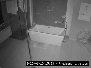 camsoda, voyeurcam-casa-salsa-bathroom-3