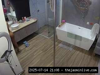 camsoda, voyeurcam-casa-salsa-bathroom-3