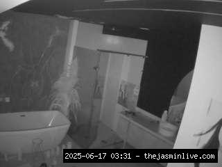 camsoda, voyeurcam-casa-salsa-bathroom-4