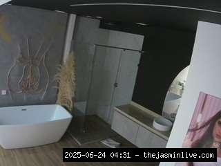 camsoda, voyeurcam-casa-salsa-bathroom-4