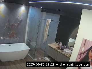 camsoda, voyeurcam-casa-salsa-bathroom-4