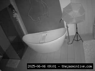 camsoda, voyeurcam-casa-salsa-bathroom-5