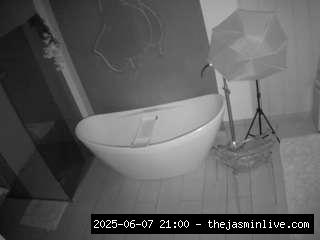 camsoda, voyeurcam-casa-salsa-bathroom-5