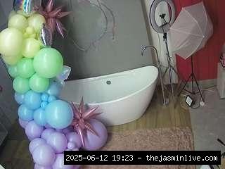 camsoda, voyeurcam-casa-salsa-bathroom-5