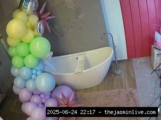 camsoda, voyeurcam-casa-salsa-bathroom-5