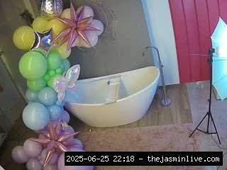camsoda, voyeurcam-casa-salsa-bathroom-5