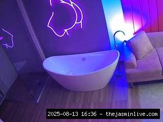 camsoda, voyeurcam-casa-salsa-bathroom-5