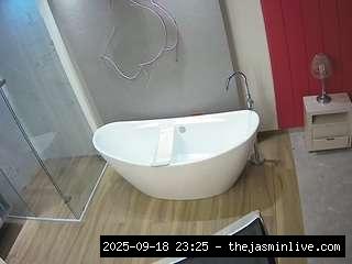 camsoda, voyeurcam-casa-salsa-bathroom-5