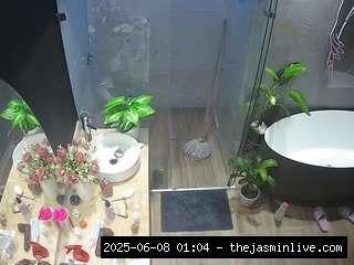 camsoda, voyeurcam-casa-salsa-bathroom-6