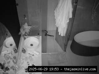 camsoda, voyeurcam-casa-salsa-bathroom-6