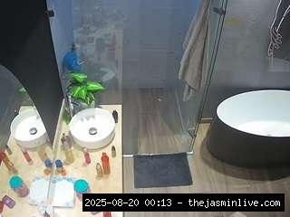 camsoda, voyeurcam-casa-salsa-bathroom-6