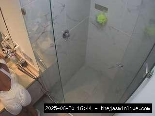 camsoda, voyeurcam-casa-salsa-bathroom-7