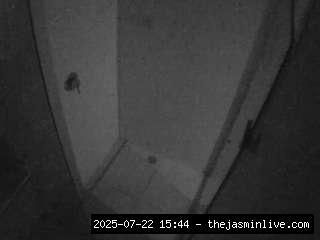 camsoda, voyeurcam-casa-salsa-bathroom-7