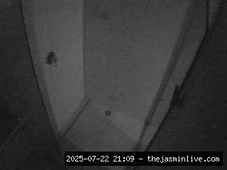 camsoda, voyeurcam-casa-salsa-bathroom-7