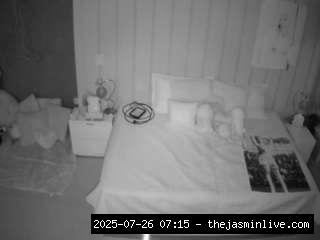 camsoda, voyeurcam-casa-salsa-bedroom-1