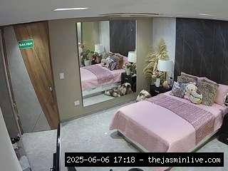camsoda, voyeurcam-casa-salsa-bedroom-4