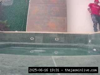 camsoda, voyeurcam-casa-salsa-hottub