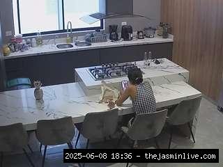 camsoda, voyeurcam-casa-salsa-kitchen