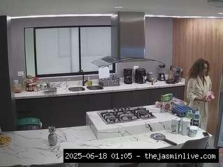 camsoda, voyeurcam-casa-salsa-kitchen
