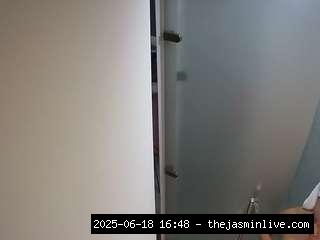 camsoda, voyeurcam-casa-salsa-shower-1