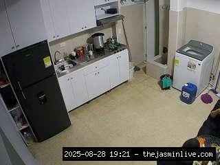 camsoda, voyeurcam-jb-kitchen-1