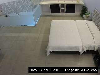 camsoda, voyeurcam-jb-office-1