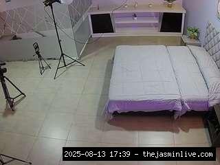 camsoda, voyeurcam-jb-office-1