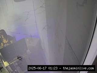camsoda, voyeurcam-casa-salsa-bathroom-11