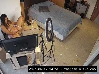 camsoda, voyeurcam-casa-salsa-bedroom-11