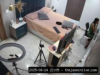 camsoda, voyeurcam-casa-salsa-bedroom-8