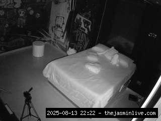 camsoda, voyeurcam-casa-salsa-disturbed