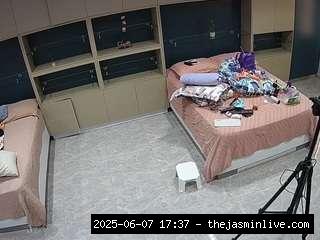 camsoda, voyeurcam-casa-salsa-versus-room
