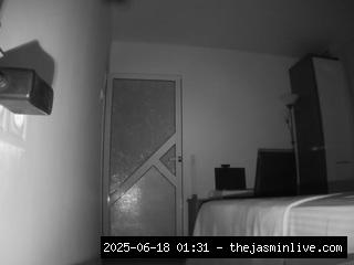 camsoda, voyeurcam-charmhellen-kitchen