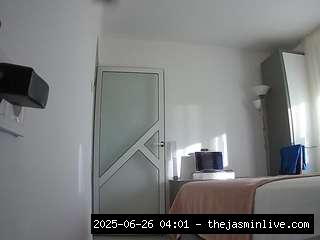camsoda, voyeurcam-charmhellen-kitchen