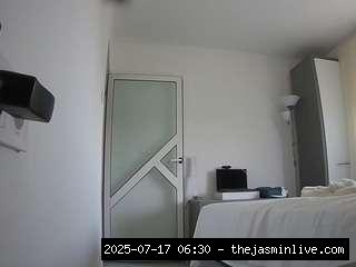 camsoda, voyeurcam-charmhellen-kitchen