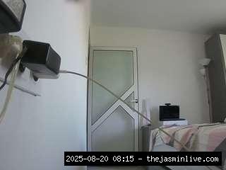camsoda, voyeurcam-charmhellen-kitchen