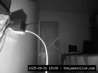 camsoda, voyeurcam-charmhellen-kitchen